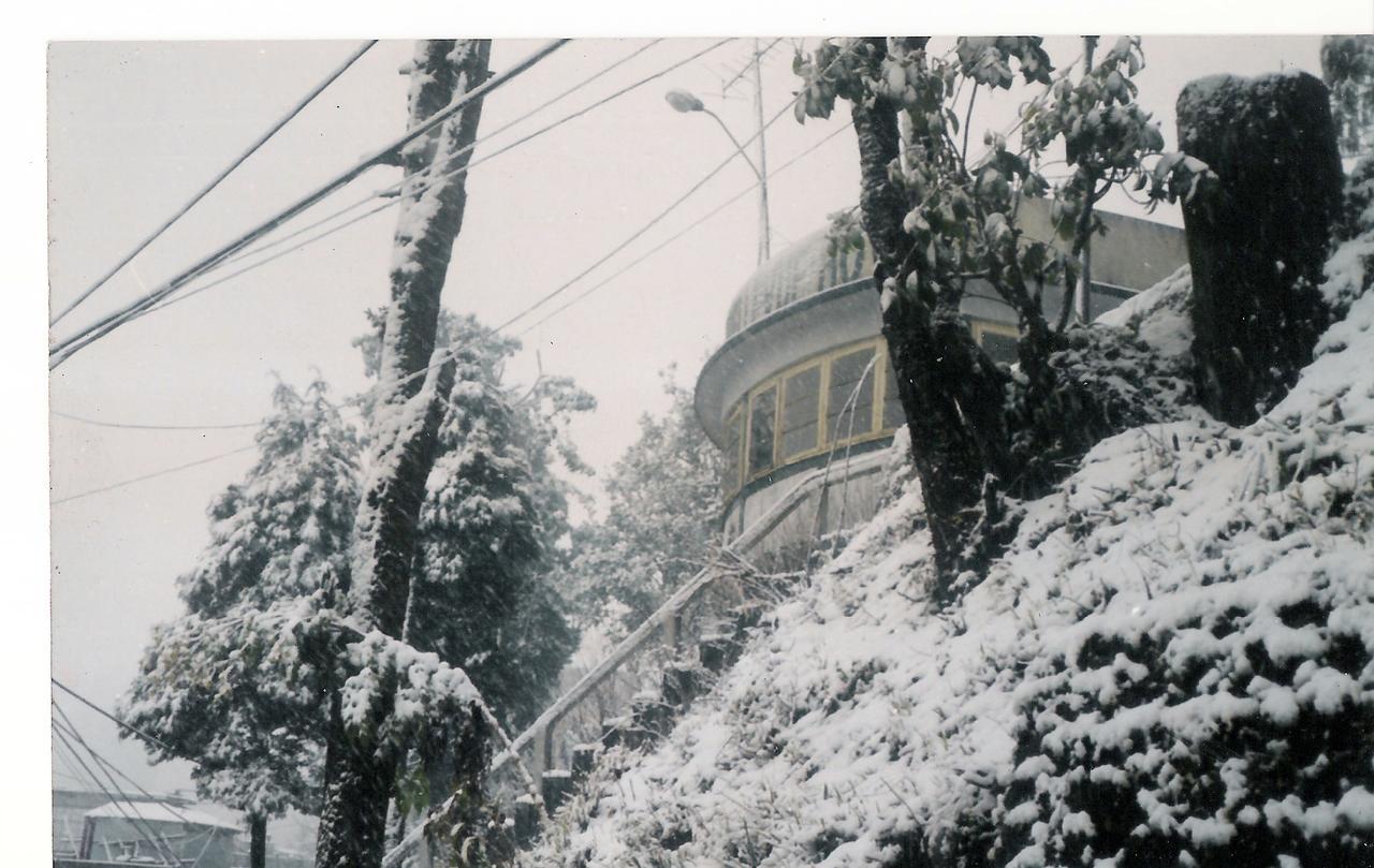 Old Bellevue On The Ridge Hotel Darjeeling  Exterior photo